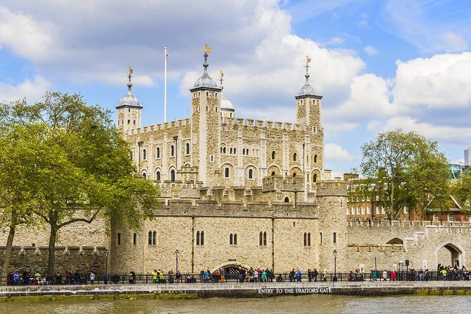 Tower of London with London Hop-On Hop-Off Tour and River Cruise - Additional Stops and Highlights