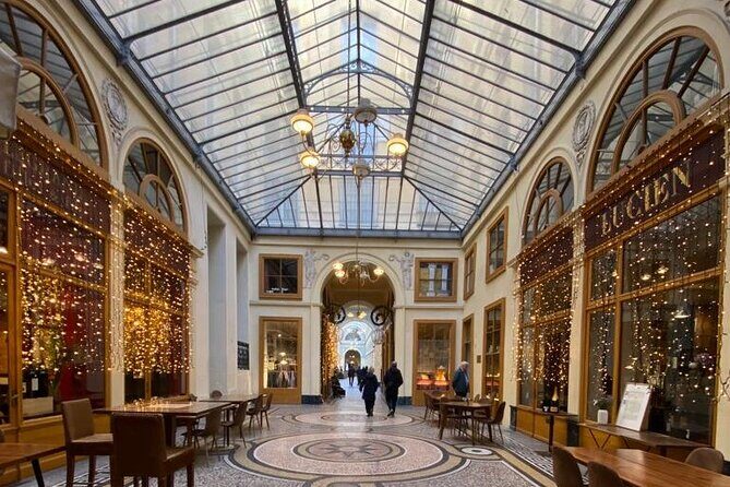 Track game in the Covered Passages of Paris - Key Points