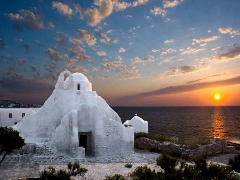 Tradiotional food and drinks with a Mykonian girl - Who Will Love This Experience?