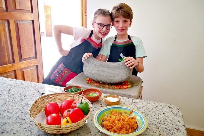 Traditional Bolivian Cooking Class w/ Cocktail Making by La Boca del Sapo, Sucre - Key Points