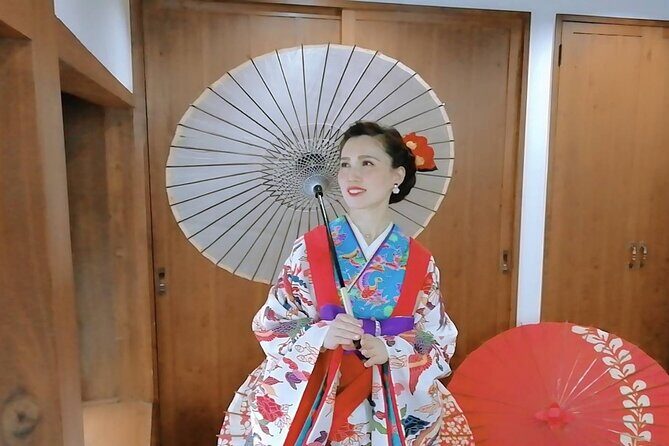 Traditional Japanese Costumes "Kimono", "Yukata", "Ryuso", "Photograph Course "Hair Set & Lipstick & Kimono & Photography" - Key Points