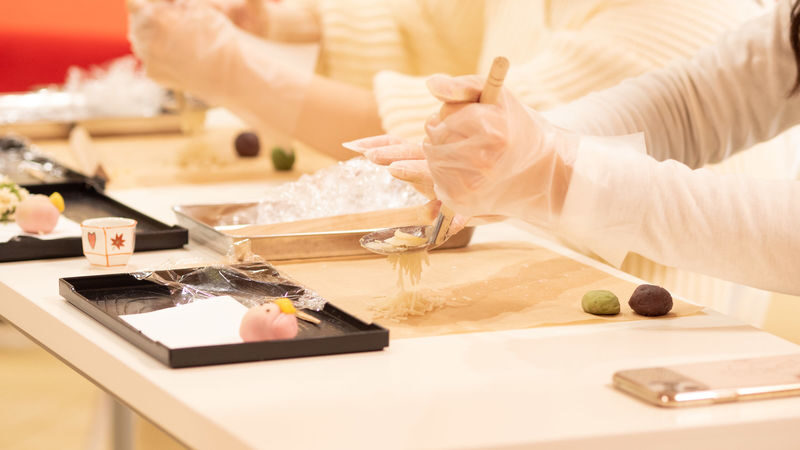 Traditional Japanese Sweets Making Workshop in Osaka - A friendly teacher makes a difference