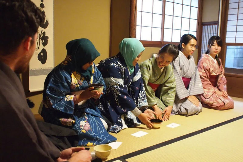 Traditional Japanese Tea Ceremony Experience in Kyoto - Making your own tea