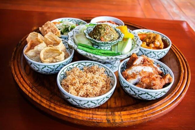 Traditional Khantoke Dinner and Show from Chiang Mai - Key Points