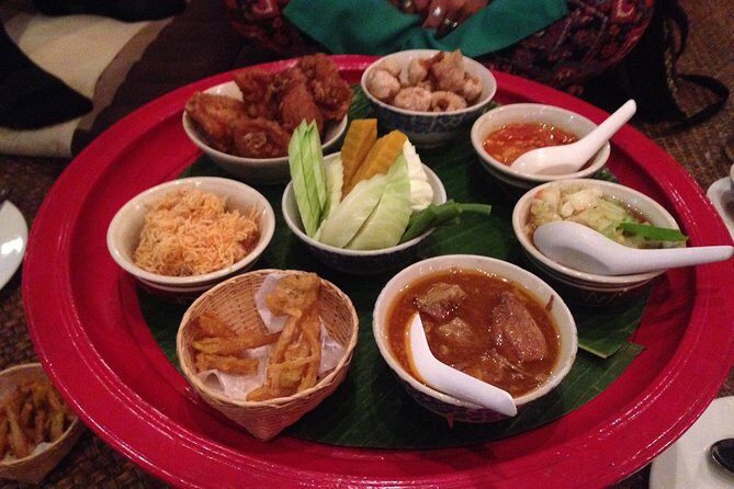 Traditional Khum Khantoke Dinner & Dance Show at Chiang Mai with Return Transfer - The Experience from a Traveler’s Perspective