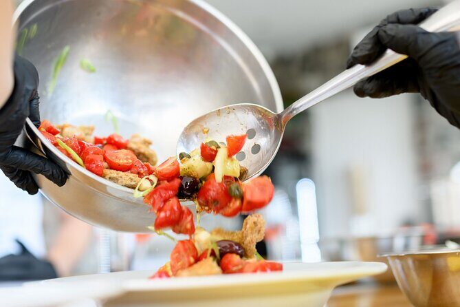 Traditional Kouzina Santorini Cooking Experience - Key Points