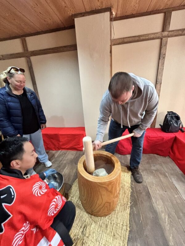 Traditional Mochi Pounding Experience with Tasting - What the guides add