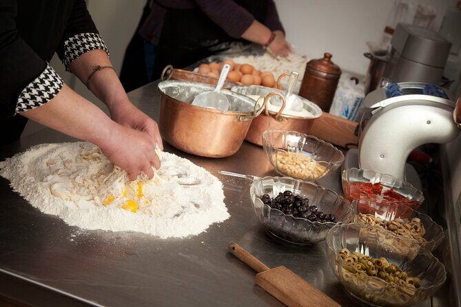 Traditional Neapolitan cooking class - Key Points