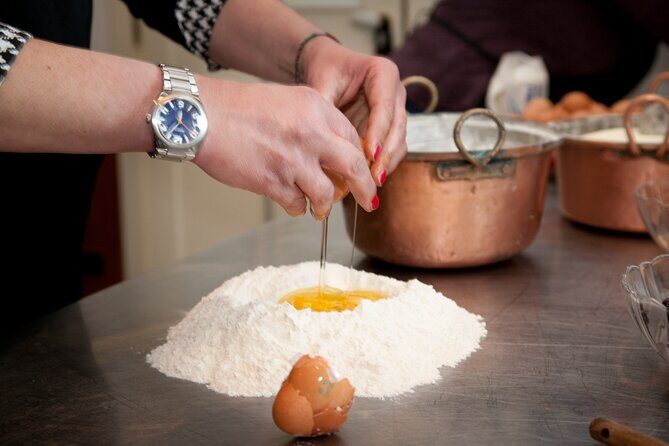 Traditional Neapolitan cooking class - In-Depth Look at the Neapolitan Cooking Class Experience