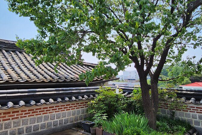 Traditional Seoul Gourmet Tour in Bukchon - The Practical Side: What to Expect