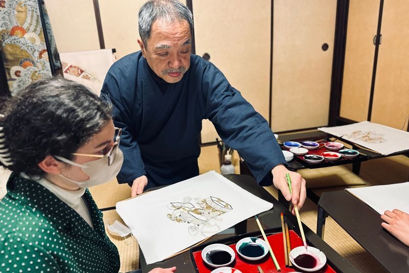 Traditional Yuzen Dyeing Experience in Kyoto - Why the language support matters