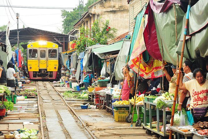 Train Market, Floating Market & Nakhon Pathom Tour from Bangkok - An In-Depth Look at the Itinerary