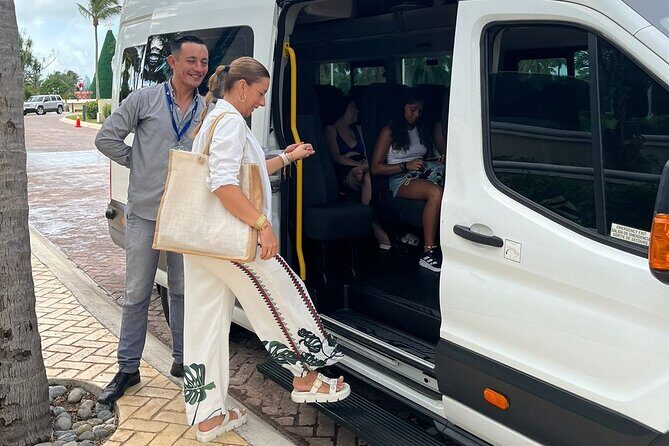 Transfer Airport to Hotel Nickelodeon from 1 to 8 persons - Who Will Love This Service?