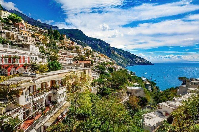 Transfer Amalfi Coast with stop and wait 2 hours Pompeii or Herculaneum or Vesuvius - FAQ