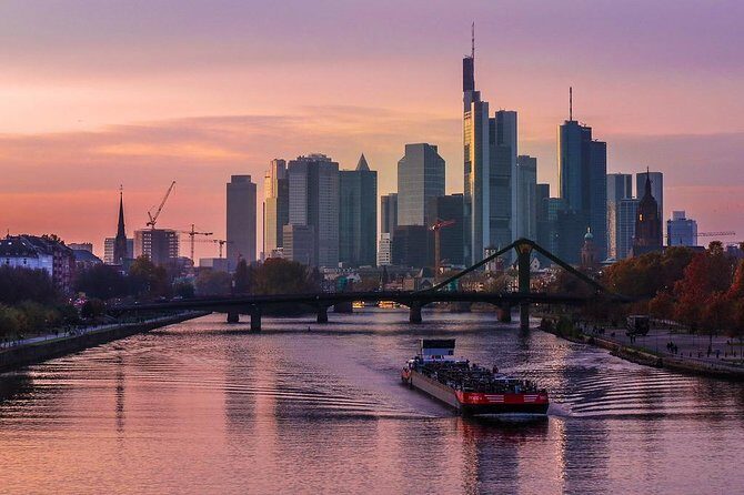 Transfer Frankfurt City Center to Frankfurt am Main Airport (FRA) - Why Choose a Private Transfer Over Other Options?