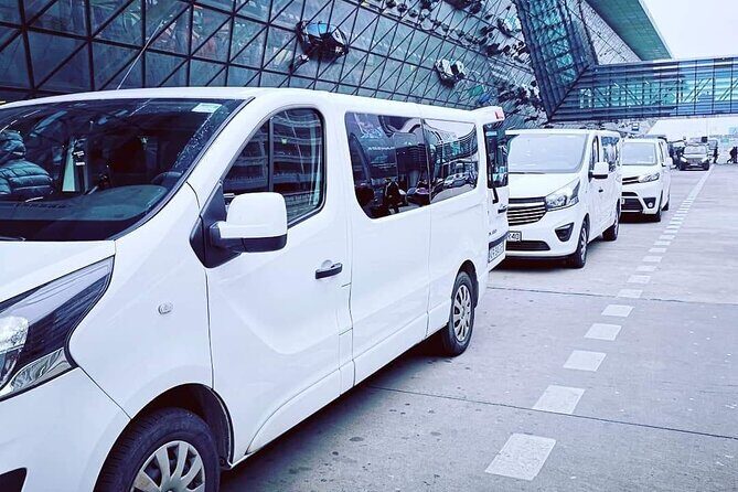 Transfer from Krakow (Balice airport) to Nowy Scz - Why Choose a Private Transfer from Krakow to Nowy Szczyt?
