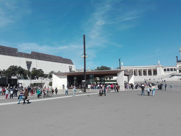 Transfer from Lisboa to Coimbra with visit to Fátima Sanctuary, half day - Key Points