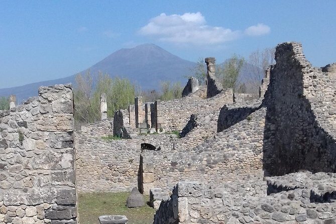 Transfer From Naples/area to Amalfi coast with 2hr stop in Pompei - An Authentic Day Trip from Naples: Pompeii and the Amalfi Coast
