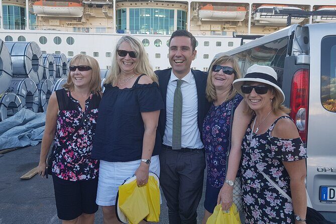 Transfer from Naples area to Sorrento area from 4 to 6 passengers - An In-Depth Look at the Transfer Experience