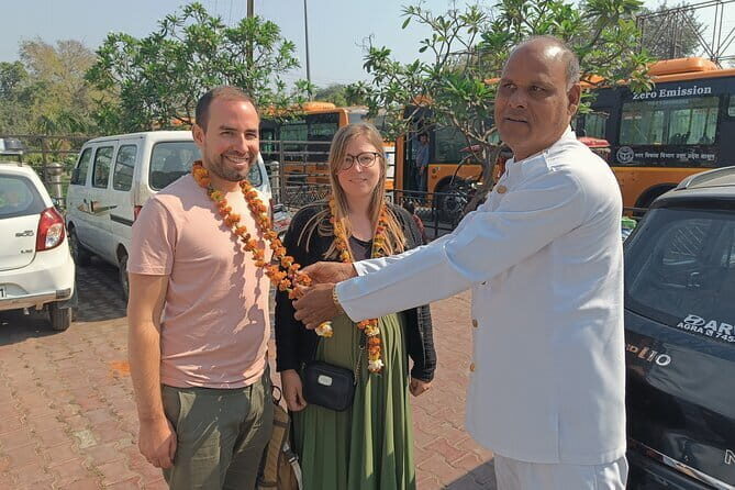 Transfer from New Delhi to Agra by Private car - An Honest Look at the Private Transfer from Delhi to Agra