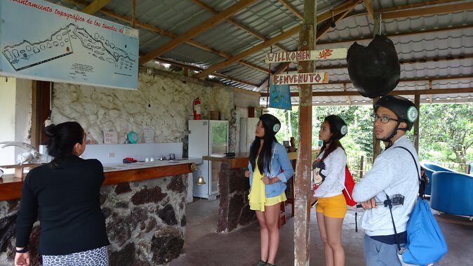 Transfer in + Visit to the giant turtle nature reserve - Key Points