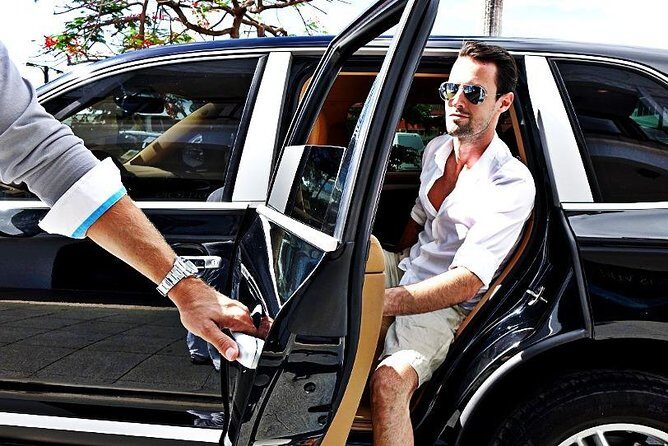 Transfer: Montreal City Center to Pierre E.T. Airport-YUL - Convenient Montreal Airport Transfer: From City Center to Pierre E.T. Airport-YUL