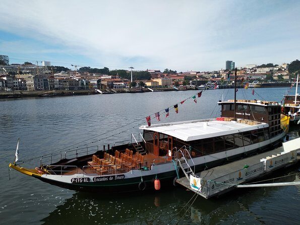 Transfer Oporto - Aeroport / Up to 4 passengers - A Practical Guide to the Oporto to Maia Transfer Experience