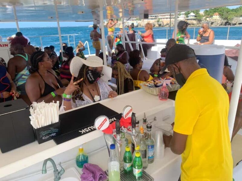 Transfer Taxi to Negril Catamaran Cruise from Falmout Resort - Key Points