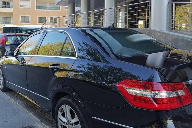 Transfer to Lisbon from Porto with stop in Fátima or Coimbra (1hour) - The Sum Up