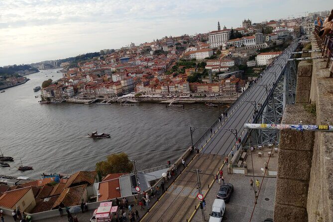 Transfer to Porto with Óbidos, Nazaré and Aveiro - Frequently Asked Questions