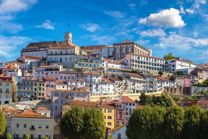 Transfer Tour Porto/Lisbon with 2 stops options Óbidos, Nazaré, Fátima, Coimbra - The Journey Between Porto and Lisbon: An Authentic and Flexible Option