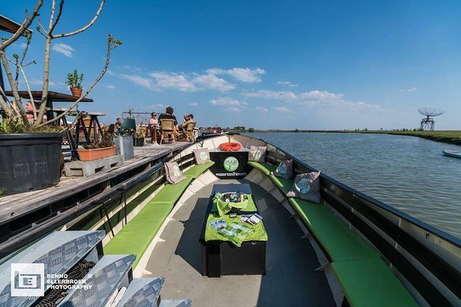 Transfers (short sightseeing) from harbor to busterminal - A Close Look at the Water Taxi Transfer in Hoorn