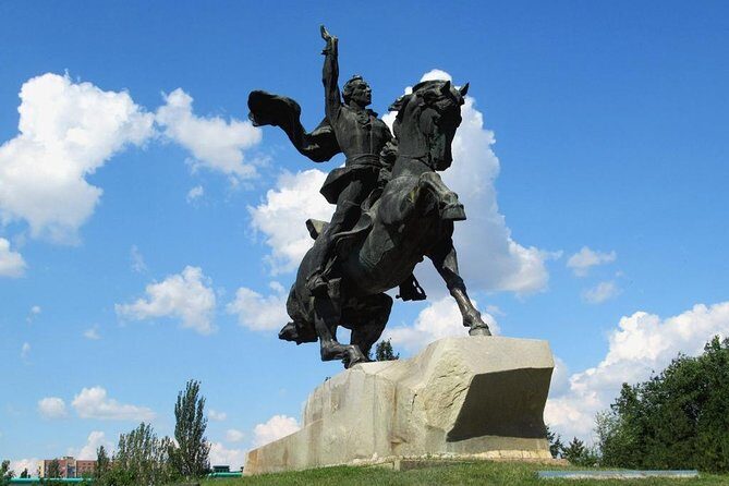 Transnistria - Back in the USSR - Monuments and Landmarks: Soviet Symbols and War Memorials
