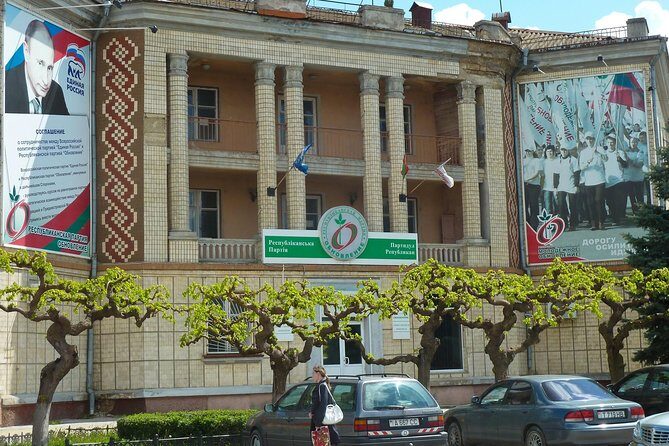 Transnistria - Back in the USSR - Honoring the Past: Monuments and Statues