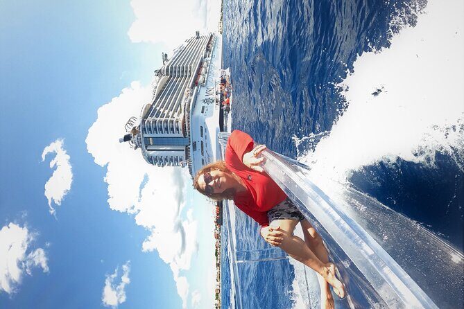 Transparent Boat with Snorkeling drinks and photo shoot - In-depth review: a detailed look at the experience