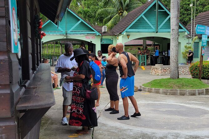 Transportation Dunns River,Blue hole horse back riding day trip - FAQs