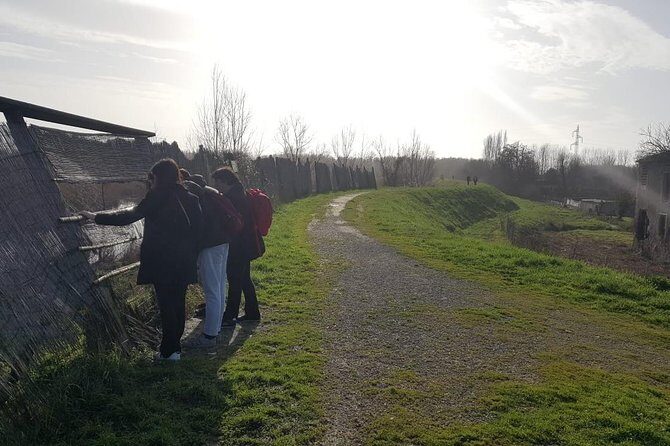 Travel along the paths of Lake Porta by e-bike - Key Points
