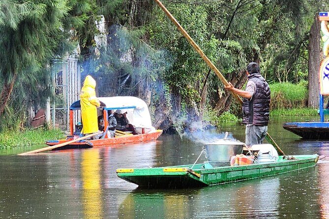 Travel in Trajineras, Mezcal Test and Guacamole Supremo - The Sum Up