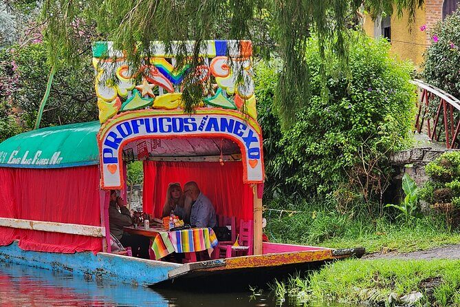 Travel in Trajineras, Mezcal Test and Guacamole Supremo - FAQ