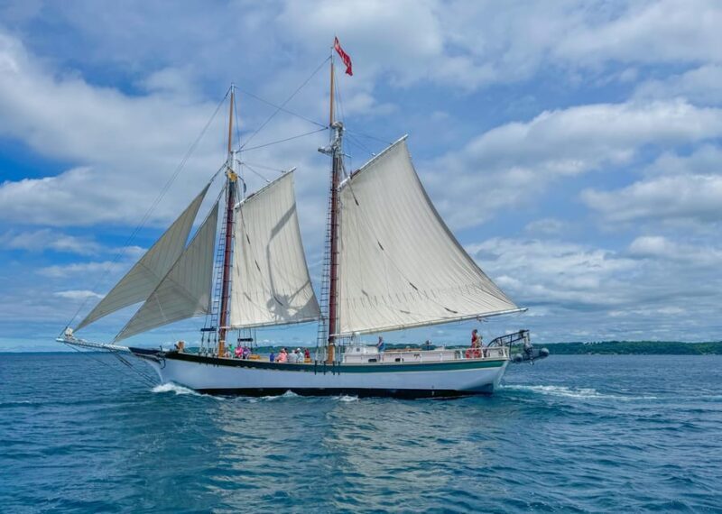 Traverse City: Fall Evening Sail on Tall Ship Manitou - FAQ