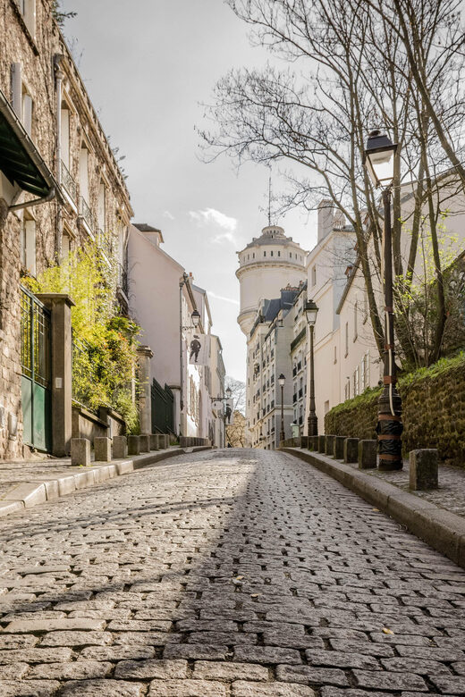 Treasure Hunt : the burglar of the Hill of Montmartre - Exploring Montmartre with a Detective Twist: Treasure Hunt of the Burglar of the Hill of Montmartre