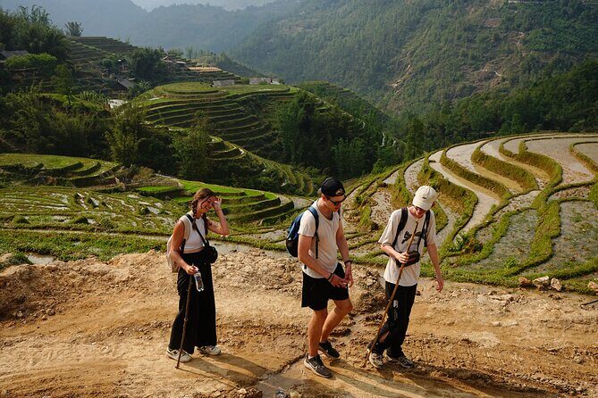 Trekking 1 circle the local village to admire Muong Hoa valley - Key Points