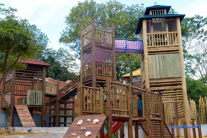 Tres Fronteiras Landmark and Yup Star Ferris Wheel Private Guided - FAQs