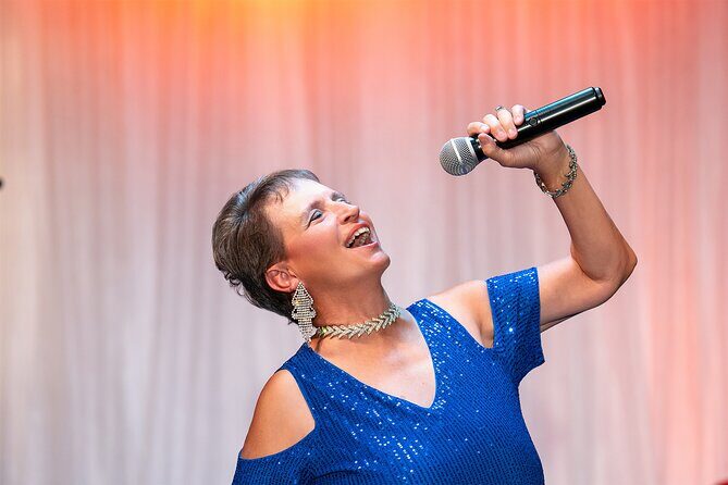 Tribute to the Music of Reba and Other Female Superstars - Engaging with the Best of Female Music Legends in Pigeon Forge