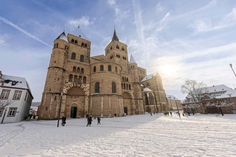 Trier: Winter walking tour  walk, stories & mulled wine - An Authentic Winter Experience in Trier