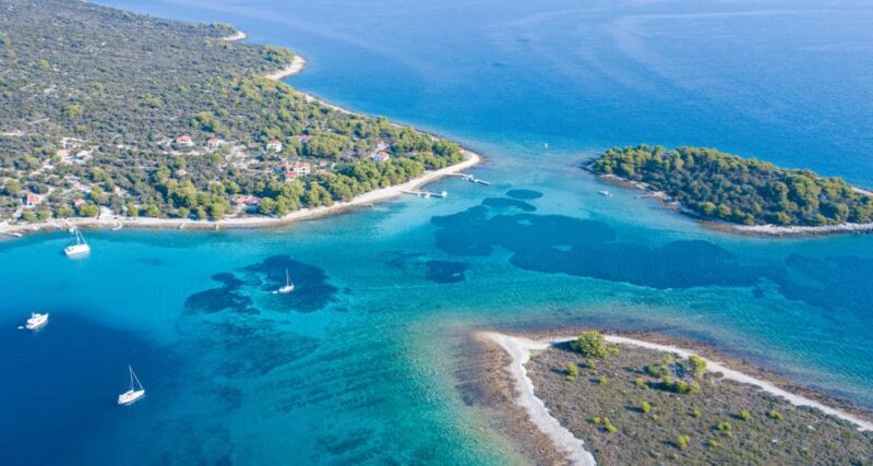 Trogir: White Lagoon, Maslinica & Blue Lagoon Speedboat Tour - Authenticity and Experience