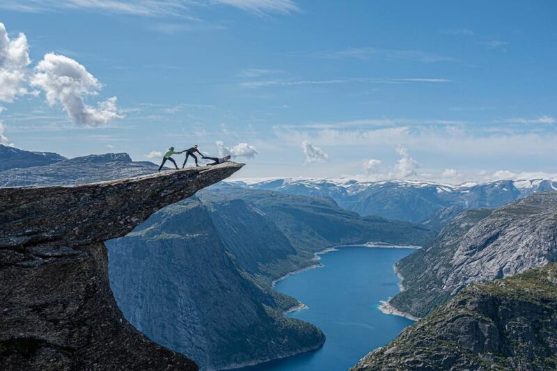 Trolltunga: Trolltunga Summer Hike - Exploring the Trolltunga Summer Hike: An Adventure for the Heart and Eyes