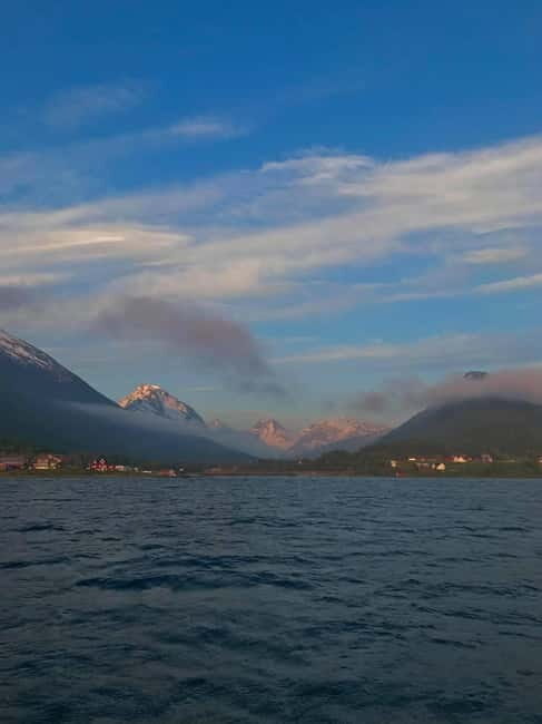 Tromsø: 2-Hour Island Tour Cruise with Snacks and Drinks - Key Points