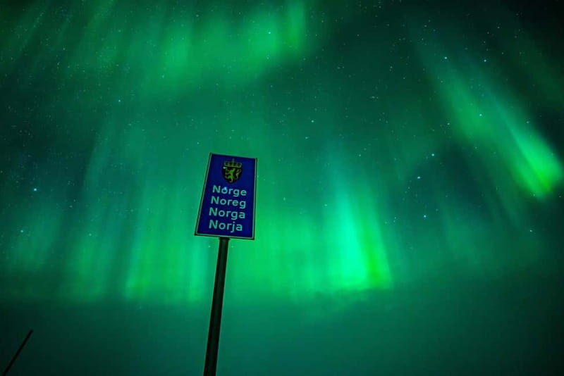 Tromsø: Northern Lights Tour with Hot Drinks and Snacks - Key Points