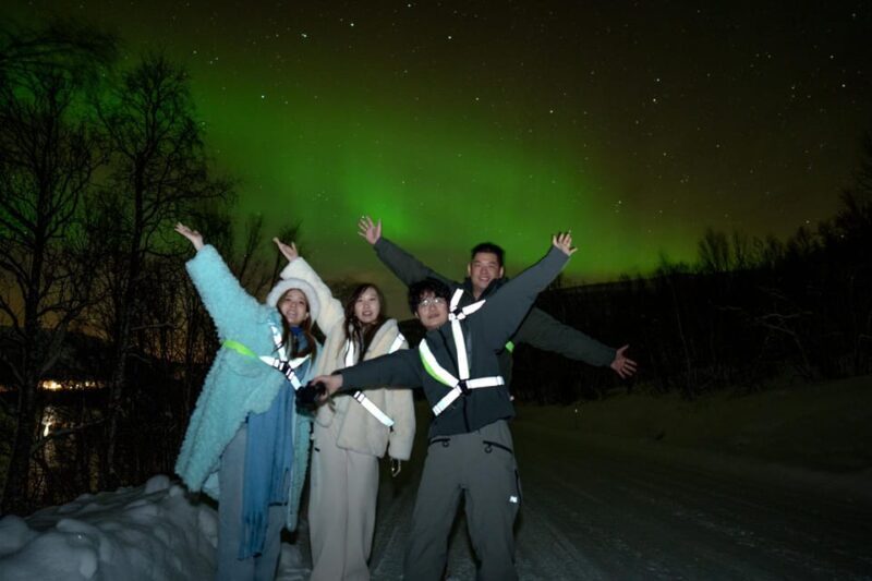 Tromsø: Northern Lights Tour with Local Guide and Photos - A Deep Dive Into the Tromsø Northern Lights Experience